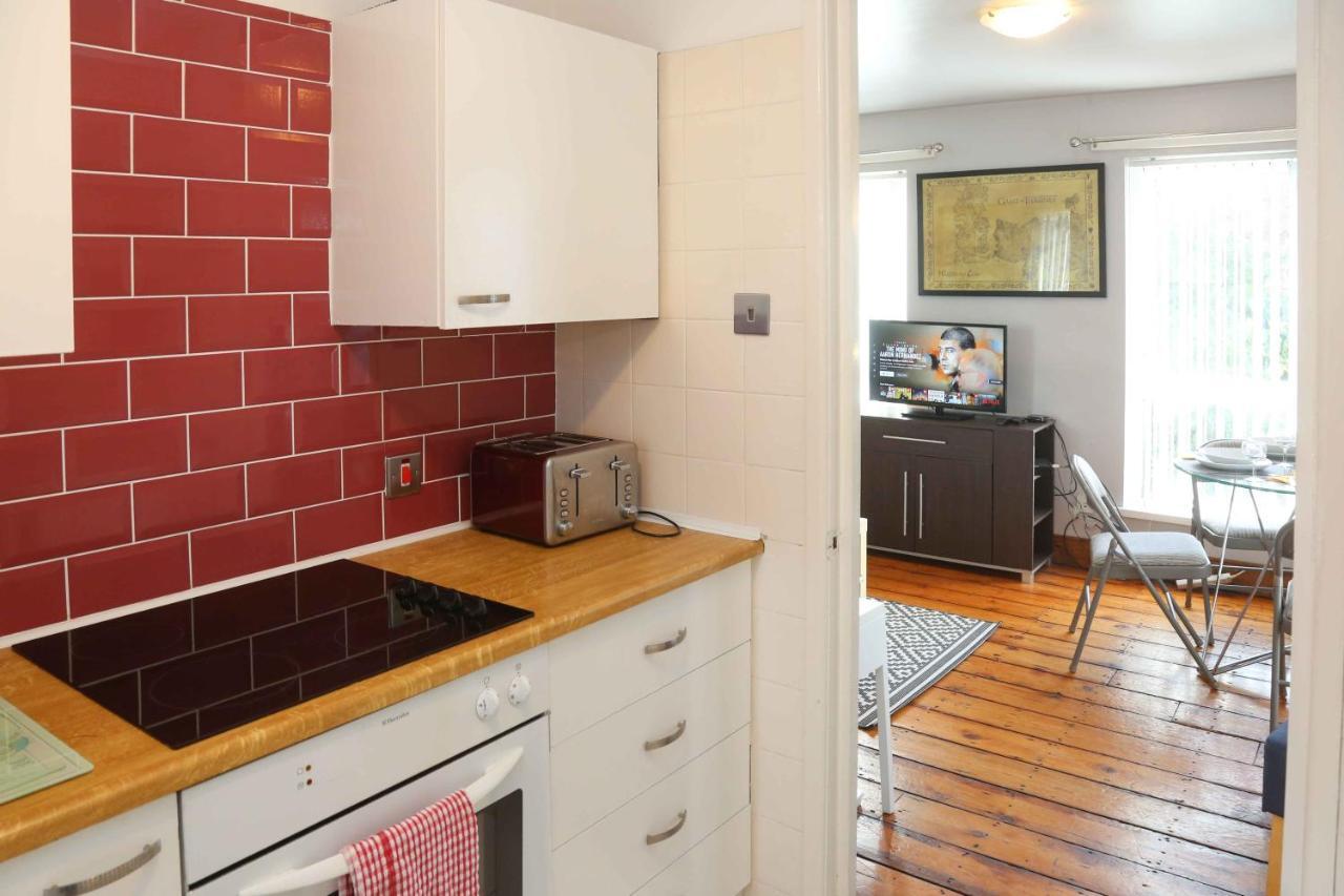Perfect Central City Location - Parking - 3 Beds - 2 Bedrooms Belfast Kültér fotó