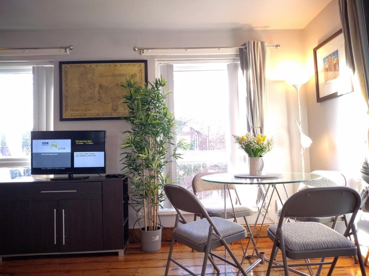 Perfect Central City Location - Parking - 3 Beds - 2 Bedrooms Belfast Kültér fotó